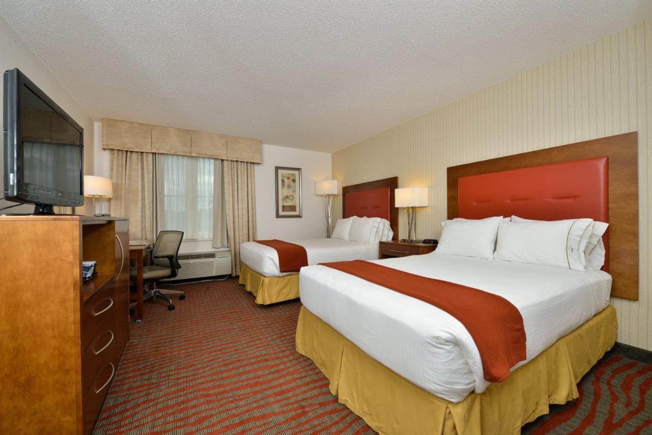 Holiday Inn Express Boston-Milford By Ihg Esterno foto